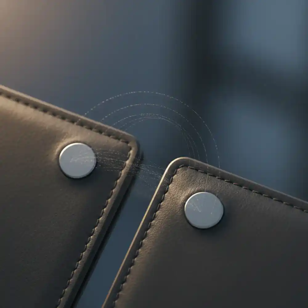 Macro view of a magnetic wallet connection